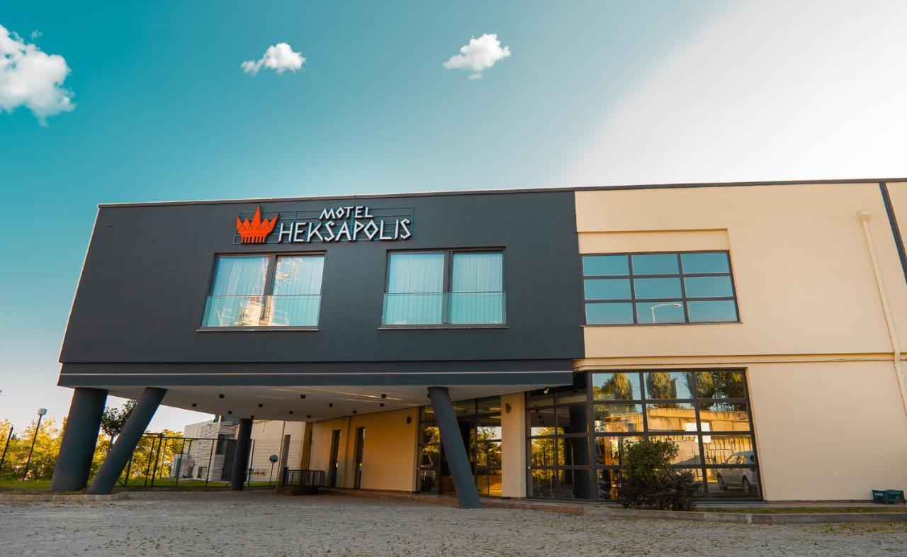 Motel Heksapolis Tavsancil Bagian luar foto